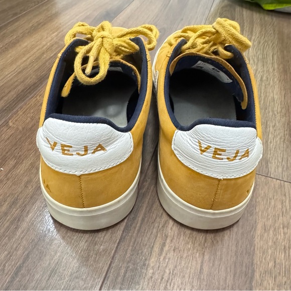 Veja Campo Nubuck  women’s  Mustard Yellow Leather Casual Sneakers size 9 - Picture 5 of 9
